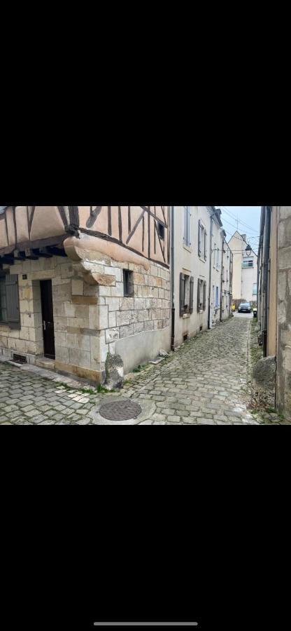Petit F2 Fonctionnel Plein Centre Et Proche Gare Apartman Bourges Kültér fotó